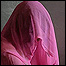 یک زن افغان که دست به خودسوزی زده است