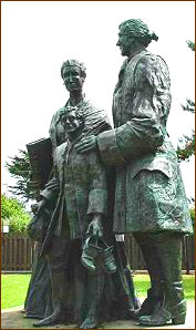 Emigrants statue 