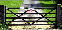 Modern English, 'gate'; Old Norse, 'gata'