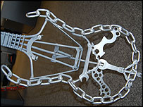 Metal chain guitar