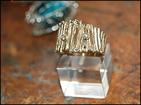 Willow ring in gold