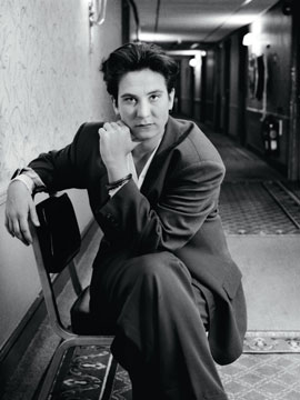 k.d.lang Le Meridien Hotel, London by Jill Furmanovsky 1992 © Jill Furmanovsky