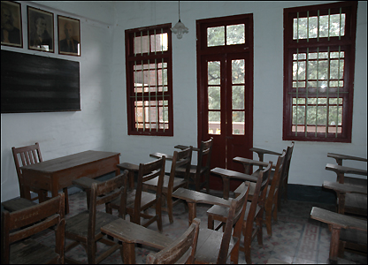 Trong phòng học