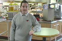 Nia yn y ffreutur