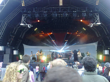 Who's on the main stage?