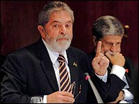 O presidente Lula (ao lado do chanceler Celso Amorim) Foto: Marcello Casal Jr./ABr 